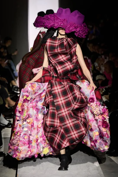 Look 11